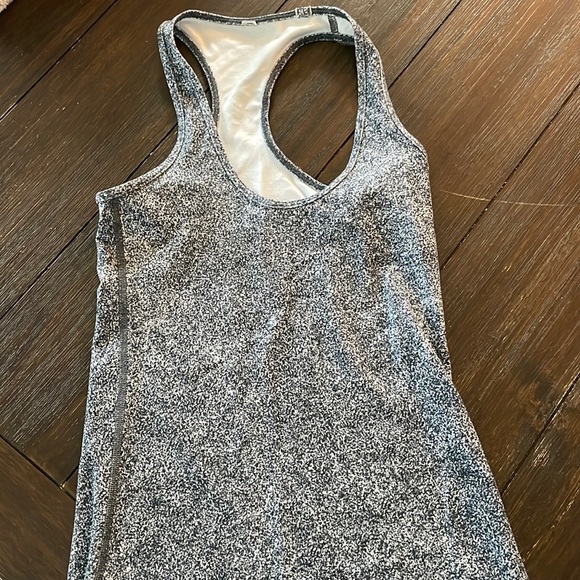lululemon tank - Picture 1 of 2